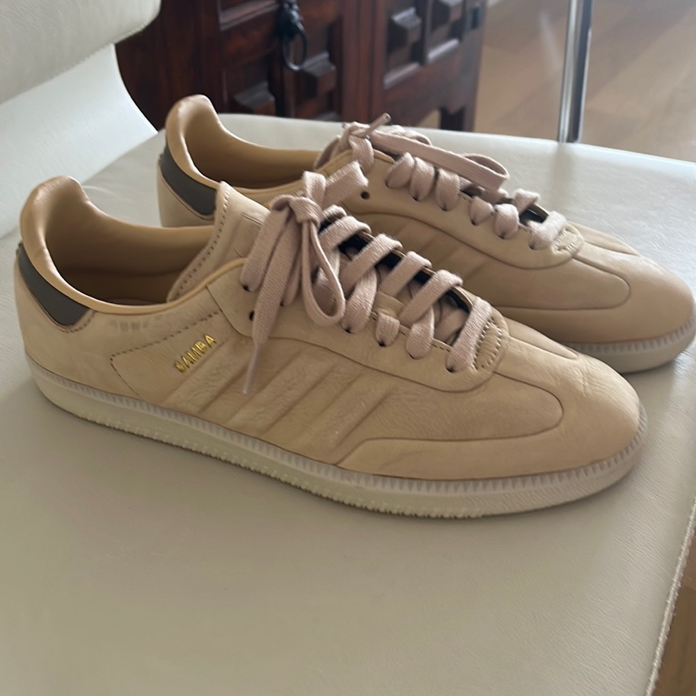 Beige Adidas Samba size 8